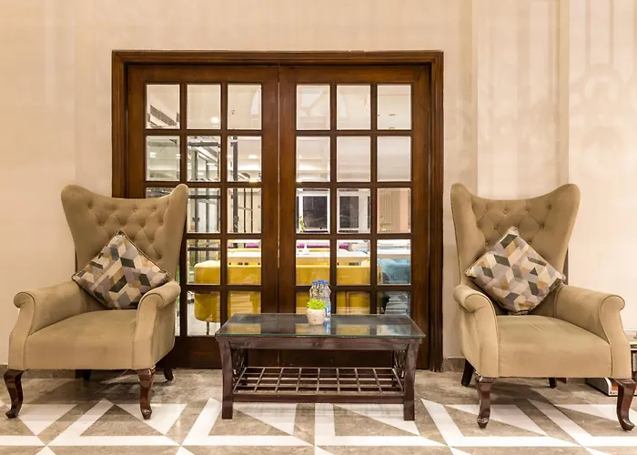 Hotel Sapphire House - 3 Mins Walk From Metro And 5 Mins From New Delhi Railway Station